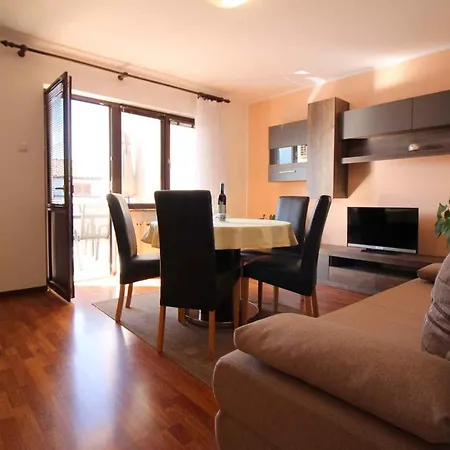 In Porec/istrien 10264 Apartment Porec