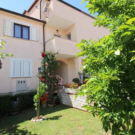 In Porec/istrien 10264 Apartment Porec
